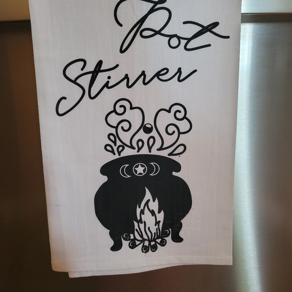 Halloween dish towels. 2 in a set - Picture 3 of 3